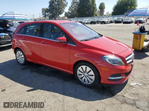 ✅ 2016 Mercedes-Benz B Electric Drive • VIN: WDDVP9ABXGJ008672 • Лот: 72958084. Опубликован ранее на Copart с пробегом 55 481 миль. Бесплатный доступ к архиву аукционных продаж из США и подробный отчёт об истории автомобиля на DreamBid. Изображение 4.