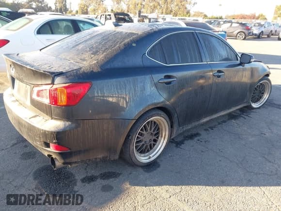 ✅ 2010 Lexus IS 250 • VIN: JTHBF5C22A2095747 • Lot: 43794801. Listed on IAAI with 124,124 mi. Free auction sales archive from the USA and detailed vehicle history report at DreamBid. Image 4.