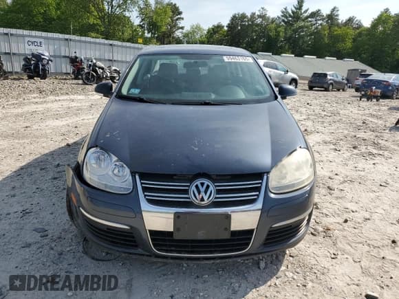 ✅ 2010 Volkswagen Jetta Limited Edition • VIN: 3VWRZ7AJ6AM122080 • Lot: 59463165. Listed on Copart with 181,282 mi. Free auction sales archive from the USA and detailed vehicle history report at DreamBid. Image 5.