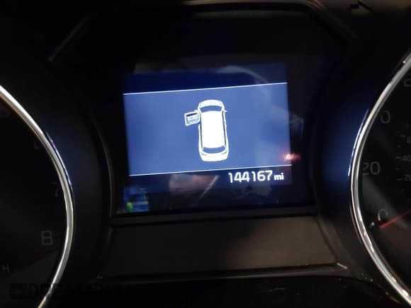 ✅ 2020 Kia Sedona EX • VIN: KNDMB5C15L6593188 • Lot: 42643755. Wystawiony na IAAI z przebiegiem 144 167 mil. Bezpłatny archiwum sprzedaży aukcyjnych z USA i szczegółowy raport historii pojazdu na DreamBid. Zdjęcie 14.