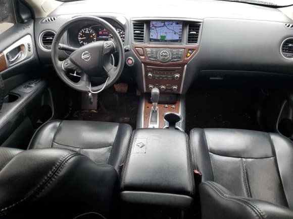 ✅ 2017 Nissan Pathfinder SV • VIN: 5N1DR2MN3HC671547 • Лот: 86068435. Опубликован ранее на Copart с пробегом 129 086 миль. Бесплатный доступ к архиву аукционных продаж из США и подробный отчёт об истории автомобиля на DreamBid. Изображение 8.