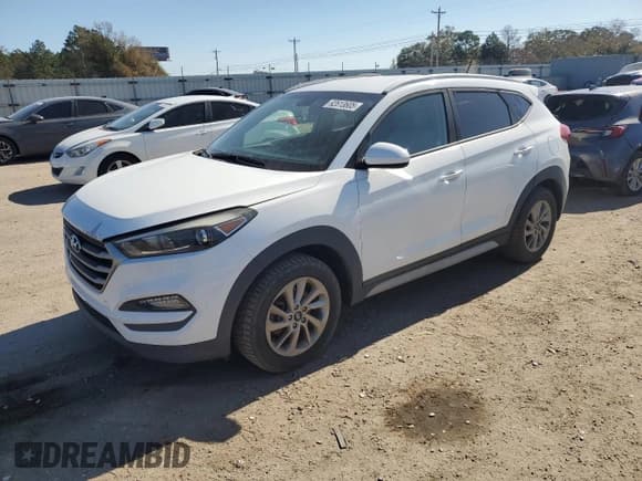✅ 2017 Hyundai Tucson SE • VIN: KM8J3CA40HU504739 • Лот: 92613605. Опубликован ранее на Copart с пробегом 196 981 миль. Бесплатный доступ к архиву аукционных продаж из США и подробный отчёт об истории автомобиля на DreamBid. Изображение 1.