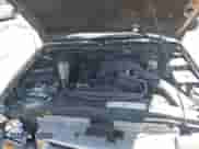 2000 Chevrolet Blazer LS z VIN 1GNCS13W2Y2355000, wystawiony jako IAAI lot #41853380 z przebiegiem 275 732 mil mil oraz . Historia ofert i sprzedaży dostępna na DreamBid. Obrazek 10.