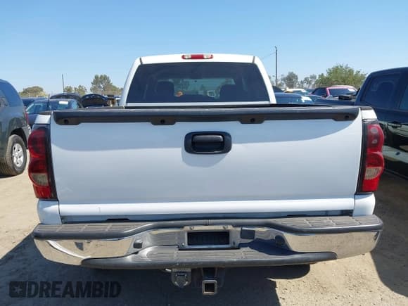 ✅ 2004 Chevrolet Silverado 2500 LT • VIN: 1GCGC23U64F158801 • Lot: 42887314. Wystawiony na IAAI z przebiegiem 124 427 mil. Bezpłatny archiwum sprzedaży aukcyjnych z USA i szczegółowy raport historii pojazdu na DreamBid. Zdjęcie 16.