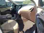 2016 Hyundai Santa Fe z VIN 5XYZU3LB5GG352375, wystawiony jako IAAI lot #43275296 z przebiegiem 161 689 mil mil oraz . Historia ofert i sprzedaży dostępna na DreamBid. Obrazek 5.