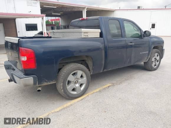 2008 Chevrolet Silverado 1500 Work Truck with VIN 1GCEC19X98Z293052, listed as a IAAI auction lot 42165426 with 287,865 mi miles and . Bid and sale history available at DreamBid. Image 4.