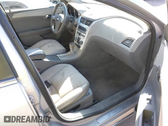 2011 Chevrolet Malibu 2LT z VIN 1G1ZD5E78BF388392, wystawiony jako IAAI lot #41643679 z przebiegiem 177 168 mil mil oraz . Historia ofert i sprzedaży dostępna na DreamBid. Obrazek 5.