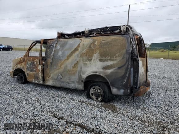 ✅ 2020 Chevrolet Express Cargo • VIN: 1GCWGAFP8L1254196 • Lot: 84562025. Wystawiony na Copart z przebiegiem Nie podano. Bezpłatny archiwum sprzedaży aukcyjnych z USA i szczegółowy raport historii pojazdu na DreamBid. Zdjęcie 2.