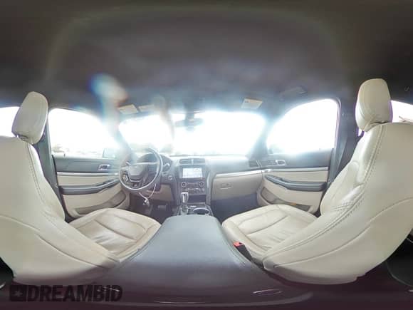 2018 Ford Explorer XLT z VIN 1FM5K7D82JGC62891, wystawiony jako Copart lot #85297175 z przebiegiem 140 079 mil mil oraz Szkoda całkowita • Salvage title. Historia ofert i sprzedaży dostępna na DreamBid. Obrazek 16.