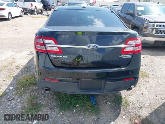 ✅ 2015 Ford Taurus Limited • VIN: 1FAHP2J8XFG110705 • Лот: 43175753. Опубликован ранее на IAAI с пробегом 198 741 миль. Бесплатный доступ к архиву аукционных продаж из США и подробный отчёт об истории автомобиля на DreamBid. Изображение 16.