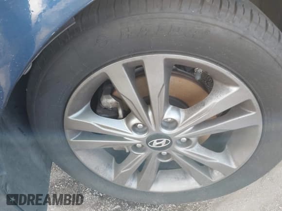 ✅ 2017 Hyundai Elantra Value Edition • VIN: 5NPD84LF0HH176398 • Lot: 43356918. Wystawiony na IAAI z przebiegiem 48 670 mil. Bezpłatny archiwum sprzedaży aukcyjnych z USA i szczegółowy raport historii pojazdu na DreamBid. Zdjęcie 11.