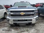 ✅ 2018 Chevrolet Silverado 2500HD LT • VIN: 1GC1KVEG8JF190582 • Lot: 47022945. Wystawiony na Copart z przebiegiem 220 138 mil. Bezpłatny archiwum sprzedaży aukcyjnych z USA i szczegółowy raport historii pojazdu na DreamBid. Zdjęcie 5.
