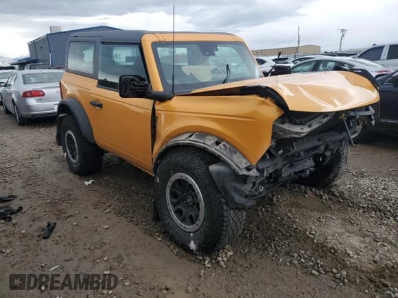✅ 2022 Ford Bronco • VIN: 1FMDE5CHXNLA76215 • Lot: 84755114. Wystawiony na Copart z przebiegiem Nie podano. Bezpłatny archiwum sprzedaży aukcyjnych z USA i szczegółowy raport historii pojazdu na DreamBid. Zdjęcie 4.