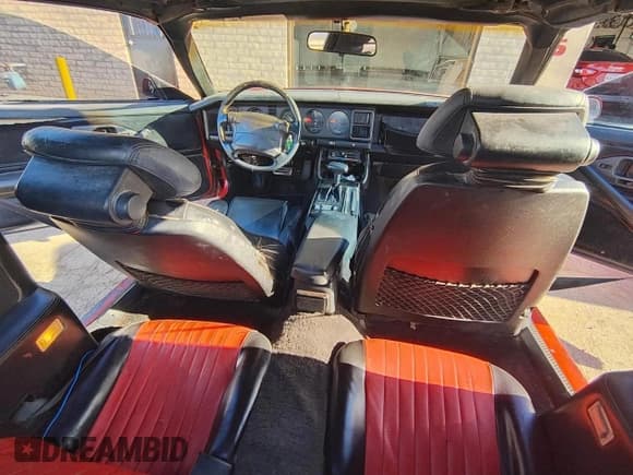 ✅ 1991 Pontiac Firebird • VIN: 1G2FW33F9ML242143 • Лот: 43435095. Опубликован ранее на Copart с пробегом 141 734 миль. Бесплатный доступ к архиву аукционных продаж из США и подробный отчёт об истории автомобиля на DreamBid. Изображение 9.