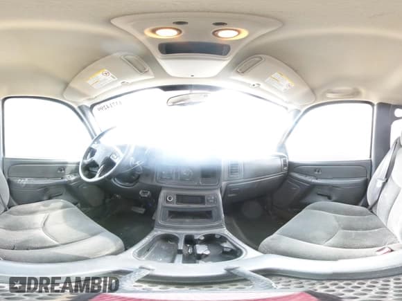 ✅ 2005 Chevrolet Silverado 2500HD LS • VIN: 1GCHK23275F915180 • Lot: 43714299. Wystawiony na IAAI z przebiegiem 135 346 mil. Bezpłatny archiwum sprzedaży aukcyjnych z USA i szczegółowy raport historii pojazdu na DreamBid. Zdjęcie 19.