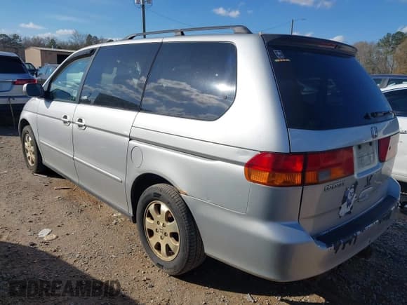 ✅ 2003 Honda Odyssey EX • VIN: 5FNRL18643B117535 • Lot: 43791016. Wystawiony na IAAI z przebiegiem 294 652 mil. Bezpłatny archiwum sprzedaży aukcyjnych z USA i szczegółowy raport historii pojazdu na DreamBid. Zdjęcie 3.