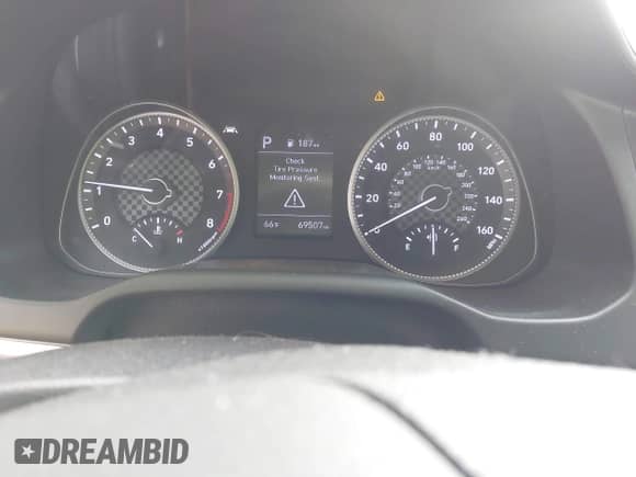 2020 Hyundai Elantra SEL z VIN KMHD84LF6LU949644, wystawiony jako IAAI lot #43638637 z przebiegiem 69 507 mil mil oraz . Historia ofert i sprzedaży dostępna na DreamBid. Obrazek 7.