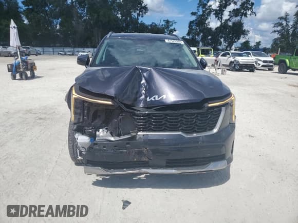 ✅ 2025 Kia Sorento S • VIN: 5XYRL4JC9SG338606 • Lot: 81525365. Listed on Copart with 23,470 mi. Free auction sales archive from the USA and detailed vehicle history report at DreamBid. Image 5.