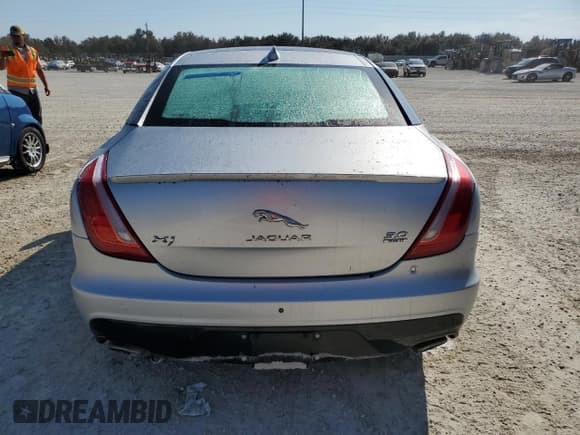 ✅ 2016 Jaguar XJ R-Sport • VIN: SAJWJ1CD3G8V99940 • Лот: 76345234. Опубликован ранее на Copart с пробегом Не указан. Бесплатный доступ к архиву аукционных продаж из США и подробный отчёт об истории автомобиля на DreamBid. Изображение 6.