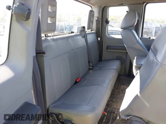 ✅ 2015 Ford F-250 XLT • VIN: 1FT7X2B69FEC44250 • Lot: 42090730. Wystawiony na IAAI z przebiegiem 286 471 mil. Bezpłatny archiwum sprzedaży aukcyjnych z USA i szczegółowy raport historii pojazdu na DreamBid. Zdjęcie 7.