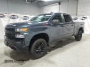 ✅ 2021 Chevrolet Silverado 1500 Custom Trail Boss • VIN: 1GCPYCEF3MZ234429 • Lot: 81342815. Wystawiony na Copart z przebiegiem 177 446 mil. Bezpłatny archiwum sprzedaży aukcyjnych z USA i szczegółowy raport historii pojazdu na DreamBid. Zdjęcie 1.