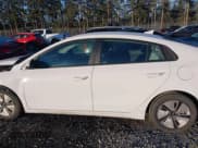 ✅ 2022 Hyundai Ioniq Blue • VIN: KMHC65LC8NU277666 • Lot: 41350268. Wystawiony na IAAI z przebiegiem 89 808 mil. Bezpłatny archiwum sprzedaży aukcyjnych z USA i szczegółowy raport historii pojazdu na DreamBid. Zdjęcie 15.