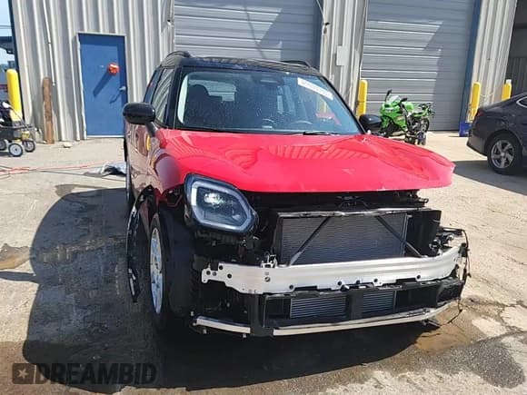 ✅ 2025 MINI Countryman S • VIN: WMZ23GA09S7R10330 • Lot: 65693395. Wystawiony na Copart z przebiegiem 3 059 mil. Bezpłatny archiwum sprzedaży aukcyjnych z USA i szczegółowy raport historii pojazdu na DreamBid. Zdjęcie 14.