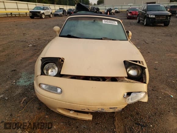 ✅ 1997 Mazda MX-5 Miata • VIN: JM1NA3538V0733251 • Lot: 84046925. Wystawiony na Copart z przebiegiem 327 782 mil. Bezpłatny archiwum sprzedaży aukcyjnych z USA i szczegółowy raport historii pojazdu na DreamBid. Zdjęcie 5.