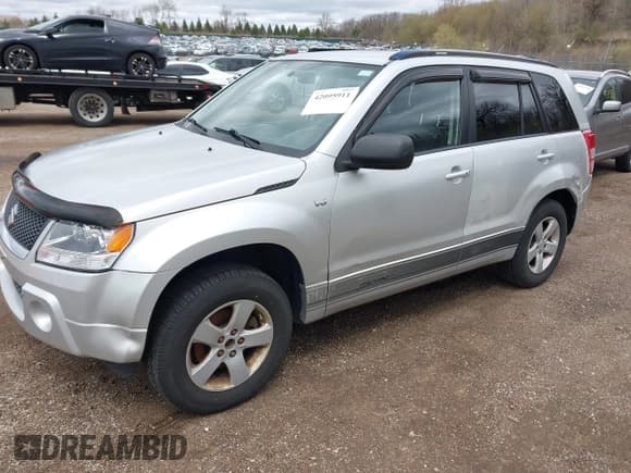 ✅ 2007 Suzuki Grand Vitara XSport • VIN: JS3TD944674201893 • Lot: 42095911. Wystawiony na IAAI z przebiegiem 105 512 mil. Bezpłatny archiwum sprzedaży aukcyjnych z USA i szczegółowy raport historii pojazdu na DreamBid. Zdjęcie 2.