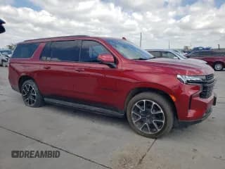 ✅ 2021 Chevrolet Suburban RST • VIN: 1GNSKEKD2MR285261 • Lot: 73333104. Wystawiony na Copart z przebiegiem 73 158 mil. Bezpłatny archiwum sprzedaży aukcyjnych z USA i szczegółowy raport historii pojazdu na DreamBid. Zdjęcie 4.
