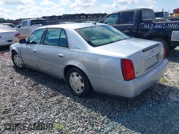 ✅ 2005 Cadillac DeVille • VIN: 1G6KD54Y35U262804 • Lot: 42911908. Wystawiony na IAAI z przebiegiem 238 401 mil. Bezpłatny archiwum sprzedaży aukcyjnych z USA i szczegółowy raport historii pojazdu na DreamBid. Zdjęcie 3.