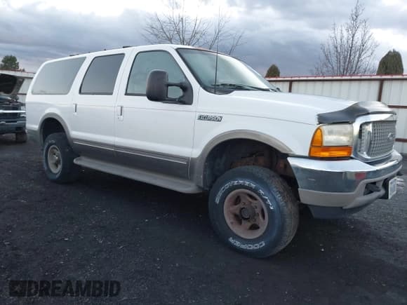 ✅ 2000 Ford Excursion Limited • VIN: 1FMNU43S2YEB35604 • Lot: 43782604. Wystawiony na IAAI z przebiegiem 16 521 mil. Bezpłatny archiwum sprzedaży aukcyjnych z USA i szczegółowy raport historii pojazdu na DreamBid. Zdjęcie 1.