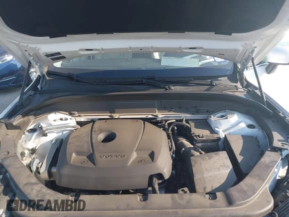 ✅ 2018 Volvo XC60 Momentum • VIN: LYV102RKXJB101068 • Lot: 43188595. Wystawiony na IAAI z przebiegiem 48 057 mil. Bezpłatny archiwum sprzedaży aukcyjnych z USA i szczegółowy raport historii pojazdu na DreamBid. Zdjęcie 10.