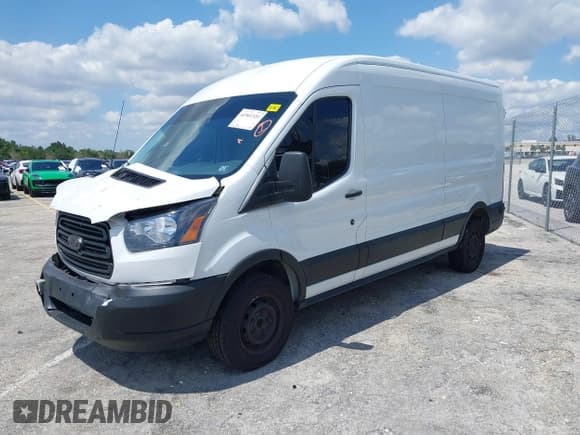 ✅ 2019 Ford Transit • VIN: 1FTBW2CM0KKB59593 • Lot: 41961520. Wystawiony na IAAI z przebiegiem 136 094 mil. Bezpłatny archiwum sprzedaży aukcyjnych z USA i szczegółowy raport historii pojazdu na DreamBid. Zdjęcie 17.