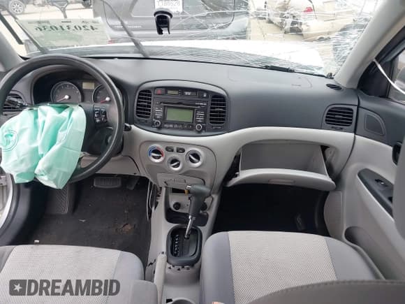 ✅ 2010 Hyundai Accent GLS • VIN: KMHCN4AC5AU477897 • Лот: 42031036. Опубликован ранее на IAAI с пробегом 121 498 миль. Бесплатный доступ к архиву аукционных продаж из США и подробный отчёт об истории автомобиля на DreamBid. Изображение 5.