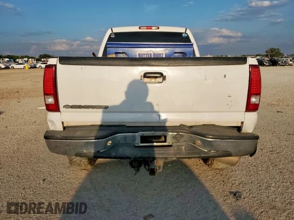 ✅ 2005 Chevrolet Silverado 2500HD LS • VIN: 1GCHK23275F936725 • Lot: 80801935. Listed on Copart with 253,563 mi. Free auction sales archive from the USA and detailed vehicle history report at DreamBid. Image 6.