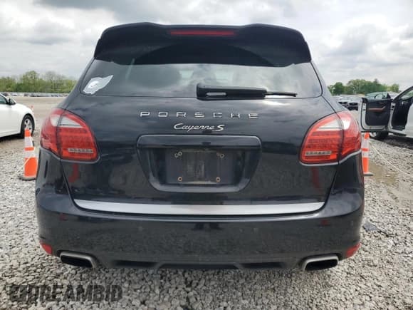 ✅ 2011 Porsche Cayenne S • VIN: WP1AB2A25BLA55960 • Lot: 55903735. Listed on Copart with 175,365 mi. Free auction sales archive from the USA and detailed vehicle history report at DreamBid. Image 6.