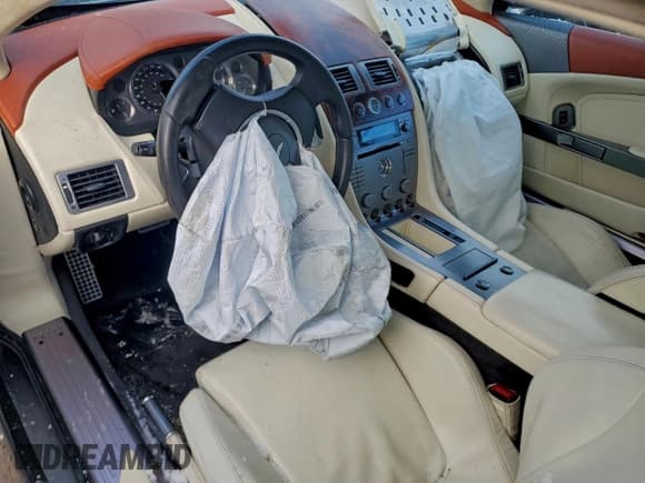 ✅ 2005 Aston Martin DB9 • VIN: SCFAD01A55GA00949 • Lot: 93496245. Wystawiony na Copart z przebiegiem 68 717 mil. Bezpłatny archiwum sprzedaży aukcyjnych z USA i szczegółowy raport historii pojazdu na DreamBid. Zdjęcie 8.