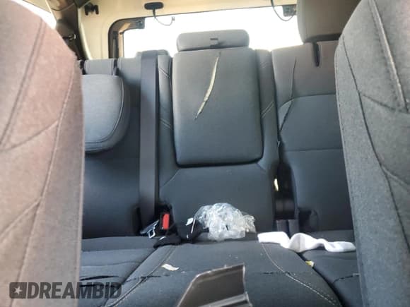 ✅ 2024 Jeep Wrangler Willys • VIN: 1C4RJXN68RW356605 • Лот: 70364545. Опубликован ранее на Copart с пробегом 12 273 миль. Бесплатный доступ к архиву аукционных продаж из США и подробный отчёт об истории автомобиля на DreamBid. Изображение 10.