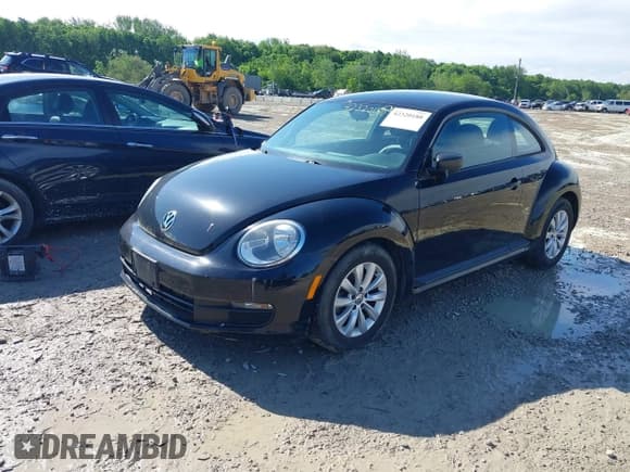 ✅ 2015 Volkswagen Beetle Fleet Edition • VIN: 3VWF17AT8FM647581 • Lot: 42320180. Listed on IAAI with 148,257 mi. Free auction sales archive from the USA and detailed vehicle history report at DreamBid. Image 17.