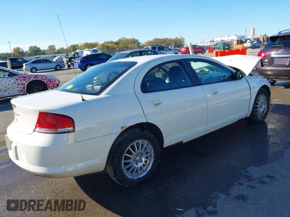 ✅ 2005 Chrysler Sebring • VIN: 1C3EL46X55N503157 • Lot: 40524482. Listed on IAAI with 108,094 mi. Free auction sales archive from the USA and detailed vehicle history report at DreamBid. Image 4.