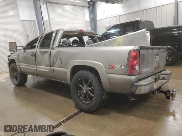 ✅ 2006 Chevrolet Silverado 1500 LT2 • VIN: 1GCEK19B26Z299795 • Лот: 42619785. Опубликован ранее на Copart с пробегом Не указан. Бесплатный доступ к архиву аукционных продаж из США и подробный отчёт об истории автомобиля на DreamBid. Изображение 2.