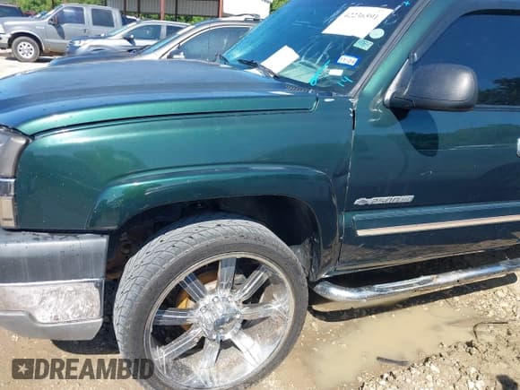 ✅ 2003 Chevrolet Silverado 2500HD LS • VIN: 1GCHC29U03E166456 • Lot: 42236591. Wystawiony na IAAI z przebiegiem Nie podano. Bezpłatny archiwum sprzedaży aukcyjnych z USA i szczegółowy raport historii pojazdu na DreamBid. Zdjęcie 6.