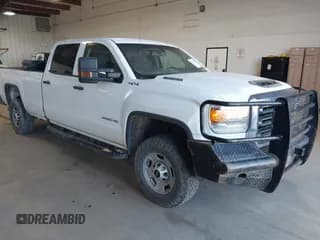 ✅ 2018 GMC Sierra 2500HD • VIN: 1GT12REY1JF227603 • Lot: 43490298. Wystawiony na IAAI z przebiegiem 122 839 mil. Bezpłatny archiwum sprzedaży aukcyjnych z USA i szczegółowy raport historii pojazdu na DreamBid. Zdjęcie 1.