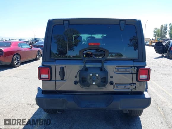 ✅ 2022 Jeep Wrangler Unlimited Sport S • VIN: 1C4HJXDG6NW134306 • Lot: 42206796. Listed on IAAI with 45,303 mi. Free auction sales archive from the USA and detailed vehicle history report at DreamBid. Image 16.