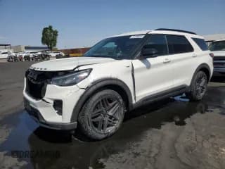 ✅ 2025 Ford Explorer ST-Line • VIN: 1FMUK8KH2SGB80536 • Lot: 65033365. Wystawiony na Copart z przebiegiem 3 543 mil. Bezpłatny archiwum sprzedaży aukcyjnych z USA i szczegółowy raport historii pojazdu na DreamBid. Zdjęcie 1.