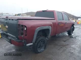 ✅ 2008 Chevrolet Silverado 2500HD LTZ • VIN: 1GCHK23K78F172587 • Lot: 43364679. Wystawiony na IAAI z przebiegiem 132 225 mil. Bezpłatny archiwum sprzedaży aukcyjnych z USA i szczegółowy raport historii pojazdu na DreamBid. Zdjęcie 4.