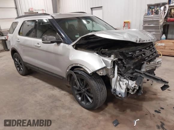 ✅ 2017 Ford Explorer XLT • VIN: 1FM5K8D89HGA27310 • Lot: 42051535. Wystawiony na IAAI z przebiegiem 111 483 mil. Bezpłatny archiwum sprzedaży aukcyjnych z USA i szczegółowy raport historii pojazdu na DreamBid. Zdjęcie 1.