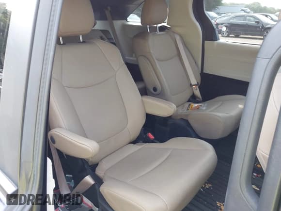 ✅ 2022 Toyota Sienna XLE • VIN: 5TDYSKFC8NS051809 • Лот: 42823541. Опубликован ранее на IAAI с пробегом 24 427 миль. Бесплатный доступ к архиву аукционных продаж из США и подробный отчёт об истории автомобиля на DreamBid. Изображение 8.