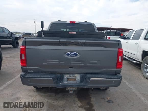 ✅ 2022 Ford F-150 XL • VIN: 1FTFW1E53NKD67232 • Lot: 43503237. Wystawiony na IAAI z przebiegiem 103 642 mil. Bezpłatny archiwum sprzedaży aukcyjnych z USA i szczegółowy raport historii pojazdu na DreamBid. Zdjęcie 16.